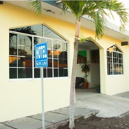 Hotel Pacific Tecoman Bagian luar foto
