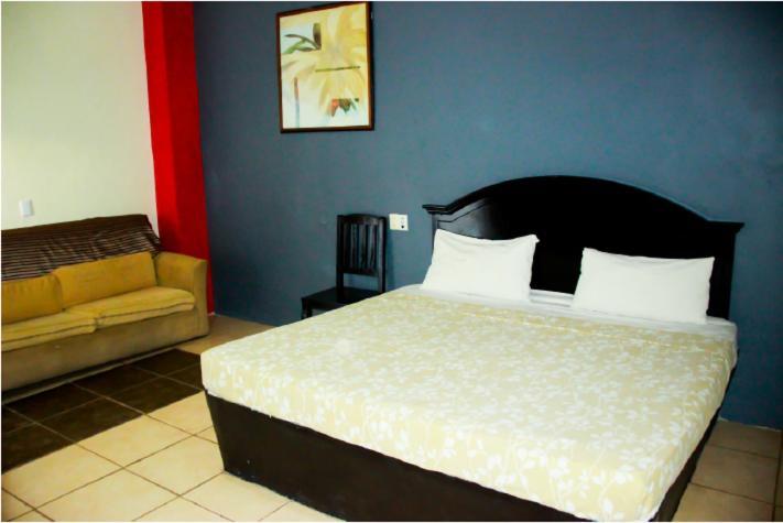 Hotel Pacific Tecoman Bagian luar foto