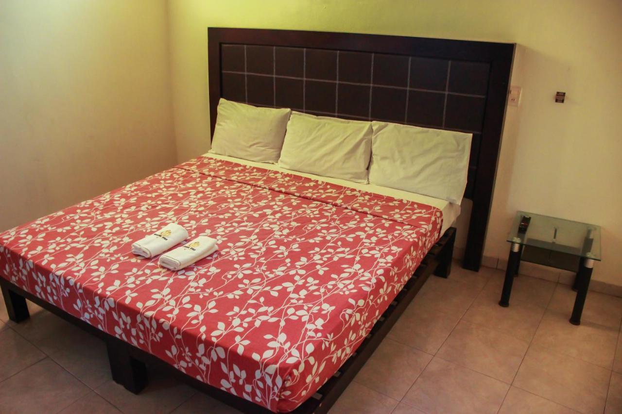 Hotel Pacific Tecoman Bagian luar foto